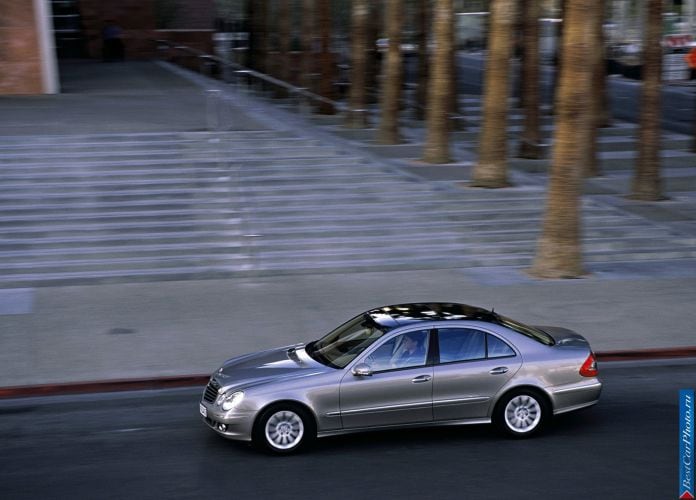 2006 Mercedes-Benz E-Class - фотография 14 из 33