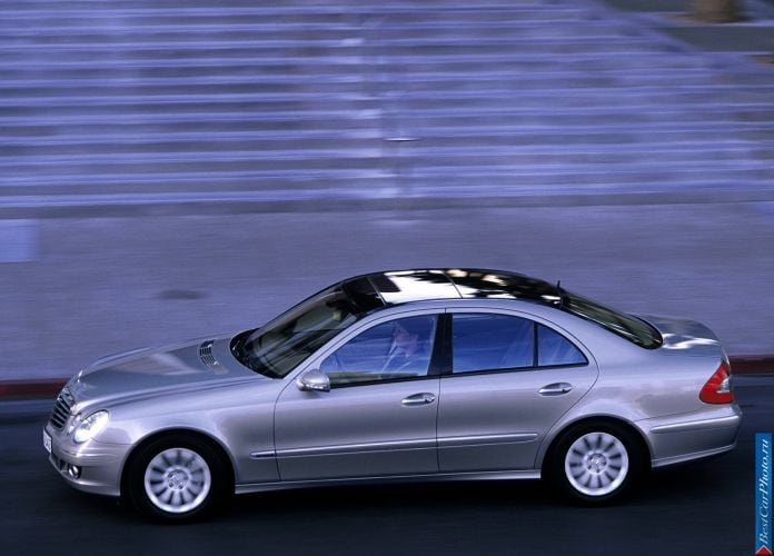 2006 Mercedes-Benz E-Class - фотография 16 из 33