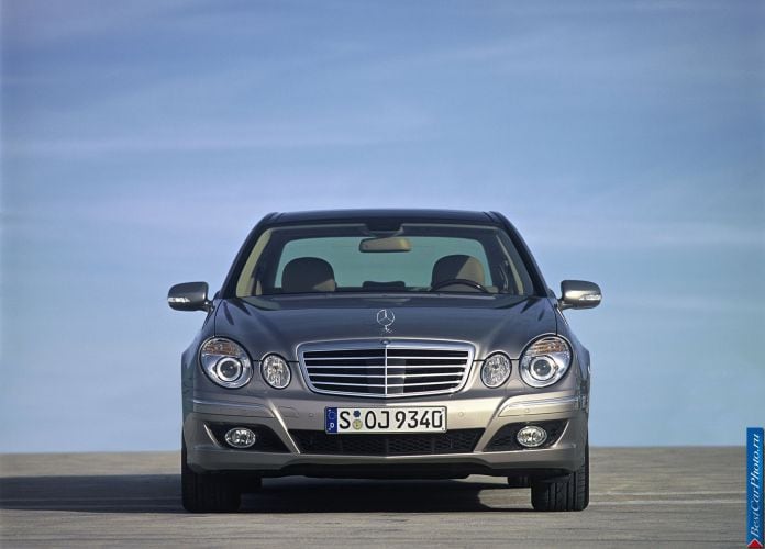 2006 Mercedes-Benz E-Class - фотография 20 из 33
