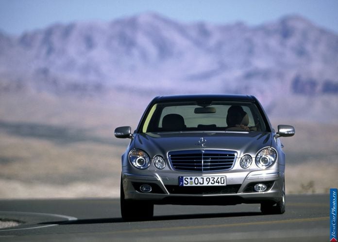 2006 Mercedes-Benz E-Class - фотография 21 из 33