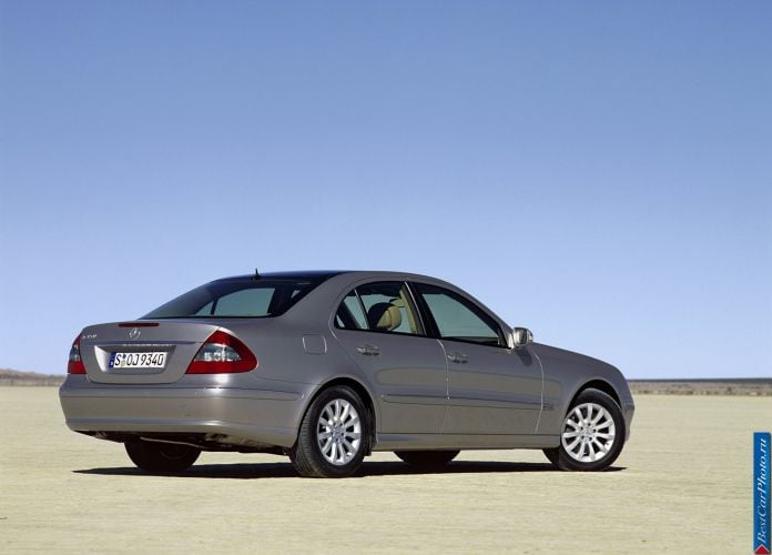 2006 Mercedes-Benz E-Class - фотография 23 из 33