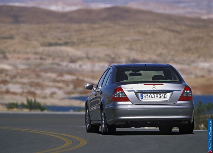 2006 Mercedes-Benz E-Class - фотография 24 из 33