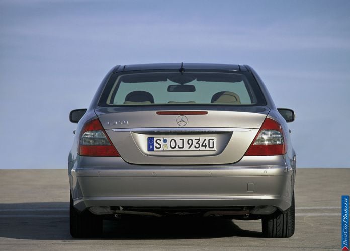 2006 Mercedes-Benz E-Class - фотография 25 из 33 2006 Mercedes-Benz E-Class - фотография 25 из 33