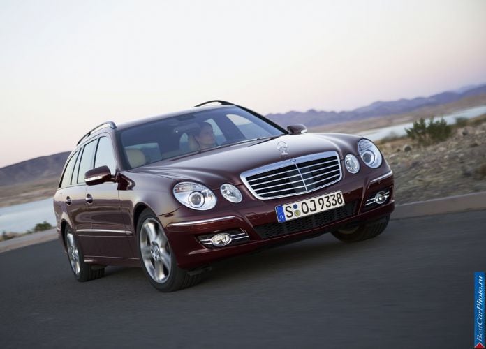 2006 Mercedes-Benz E-Class Estate - фотография 1 из 33 2006 Mercedes-Benz E-Class Estate - фотография 1 из 33