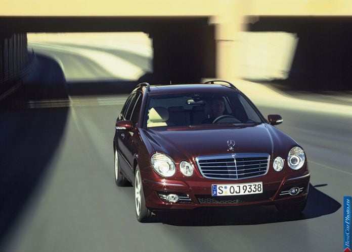 2006 Mercedes-Benz E-Class Estate - фотография 2 из 33 2006 Mercedes-Benz E-Class Estate - фотография 2 из 33