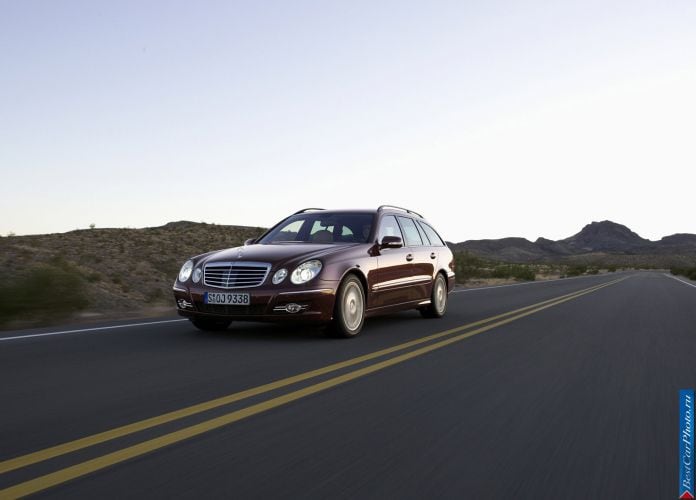 2006 Mercedes-Benz E-Class Estate - фотография 13 из 33 2006 Mercedes-Benz E-Class Estate - фотография 13 из 33