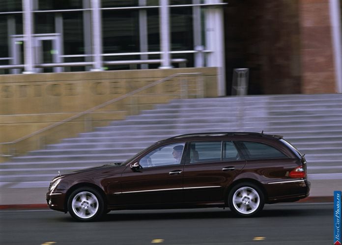 2006 Mercedes-Benz E-Class Estate - фотография 20 из 33 2006 Mercedes-Benz E-Class Estate - фотография 20 из 33