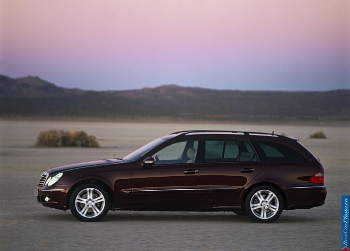 2006 Mercedes-Benz E-Class Estate - фотография 21 из 33 2006 Mercedes-Benz E-Class Estate - фотография 21 из 33