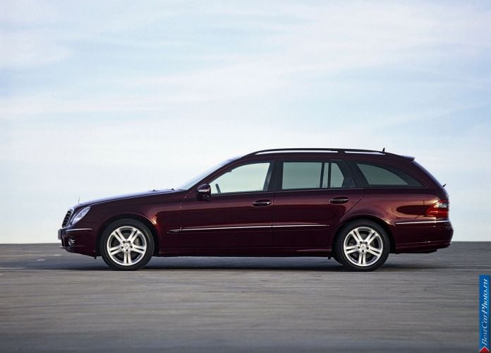 2006 Mercedes-Benz E-Class Estate - фотография 23 из 33 2006 Mercedes-Benz E-Class Estate - фотография 23 из 33