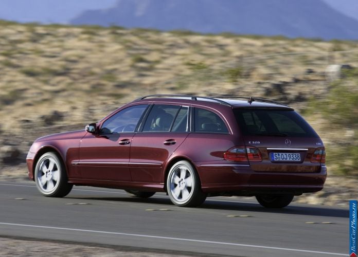 2006 Mercedes-Benz E-Class Estate - фотография 24 из 33 2006 Mercedes-Benz E-Class Estate - фотография 24 из 33