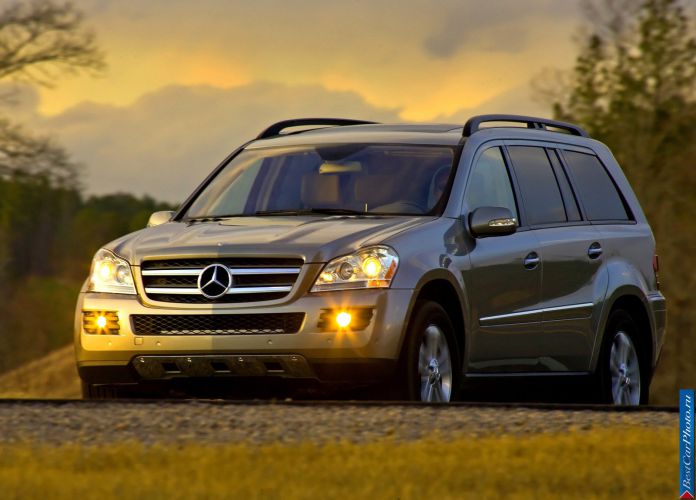 2006 Mercedes-Benz GL450 - фотография 5 из 89
