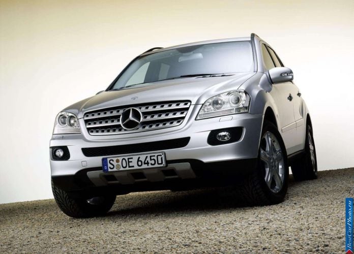 2006 Mercedes-Benz ML350 - фотография 1 из 63 2006 Mercedes-Benz ML350 - фотография 1 из 63