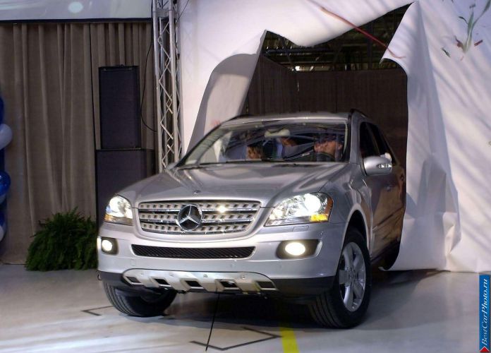 2006 Mercedes-Benz ML350 - фотография 21 из 63