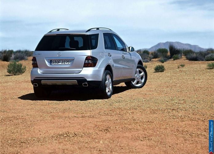 2006 Mercedes-Benz ML350 - фотография 35 из 63