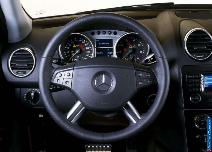 2006 Mercedes-Benz ML350 - фотография 43 из 63