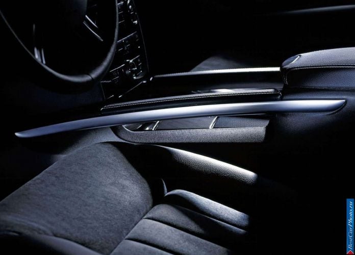 2006 Mercedes-Benz ML350 - фотография 45 из 63