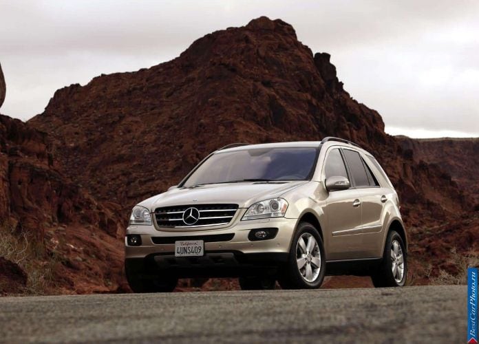 2006 Mercedes-Benz ML500 - фотография 2 из 75