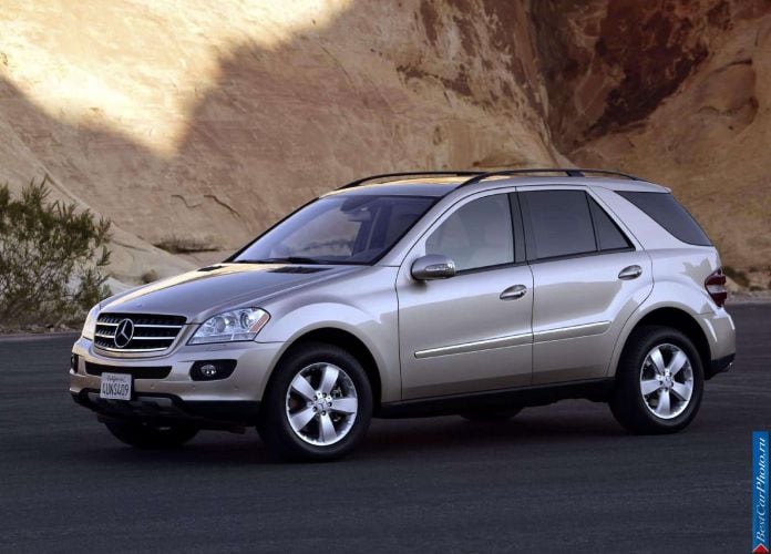 2006 Mercedes-Benz ML500 - фотография 5 из 75