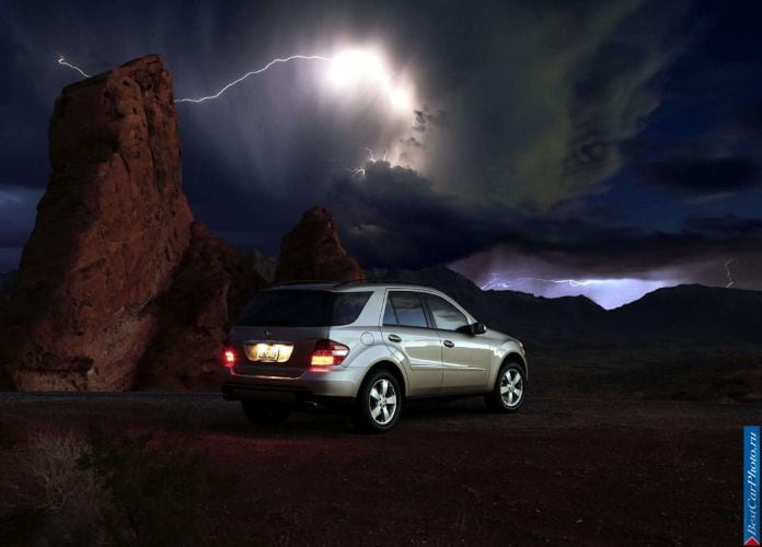 2006 Mercedes-Benz ML500 - фотография 14 из 75