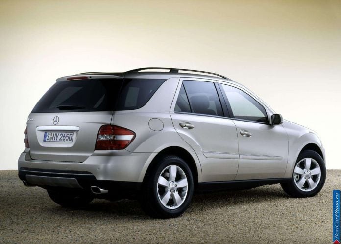 2006 Mercedes-Benz ML500 - фотография 15 из 75