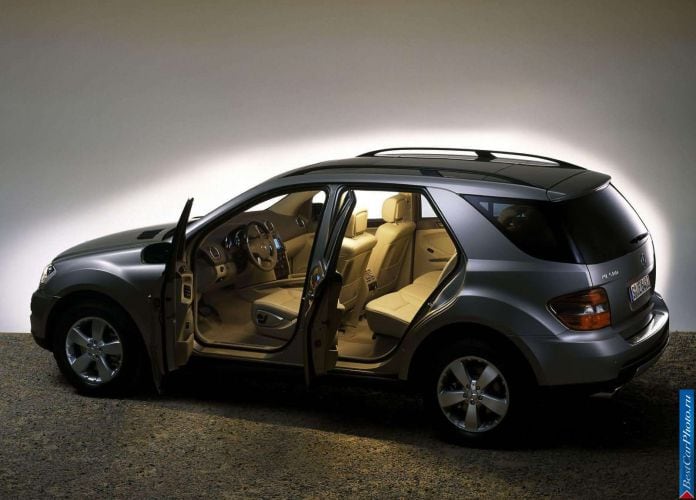 2006 Mercedes-Benz ML500 - фотография 16 из 75
