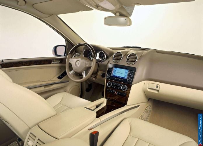 2006 Mercedes-Benz ML500 - фотография 18 из 75