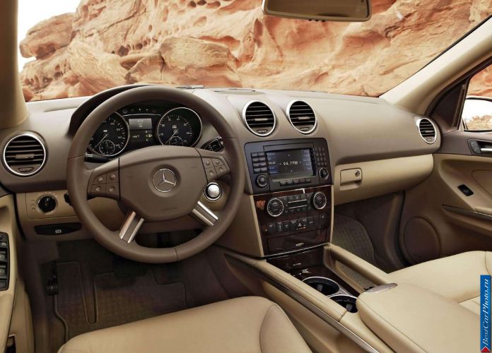 2006 Mercedes-Benz ML500 - фотография 19 из 75