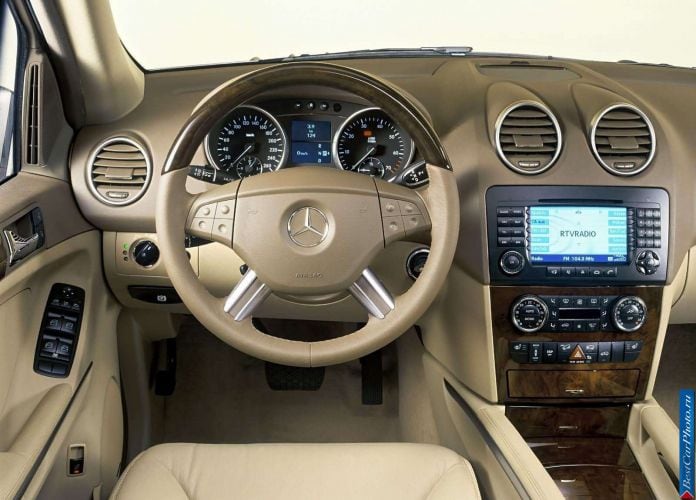 2006 Mercedes-Benz ML500 - фотография 20 из 75
