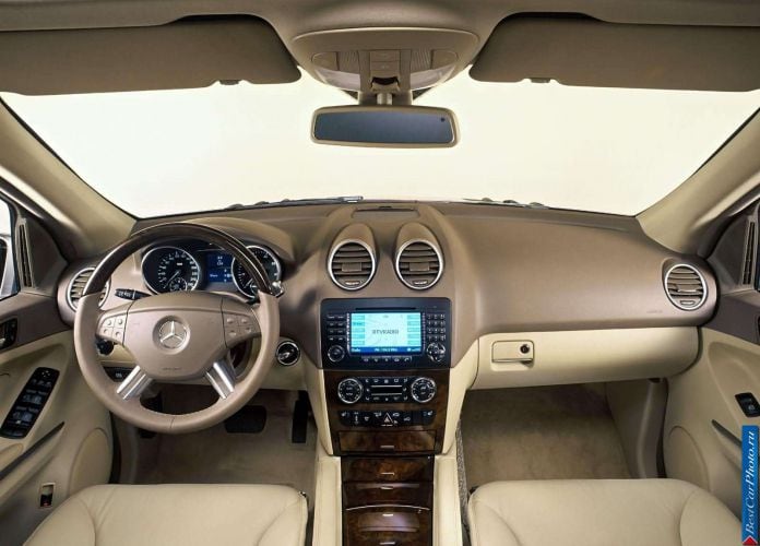 2006 Mercedes-Benz ML500 - фотография 22 из 75