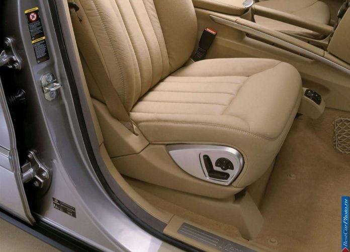 2006 Mercedes-Benz ML500 - фотография 28 из 75