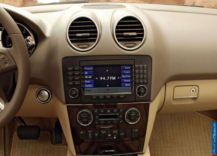 2006 Mercedes-Benz ML500 - фотография 30 из 75