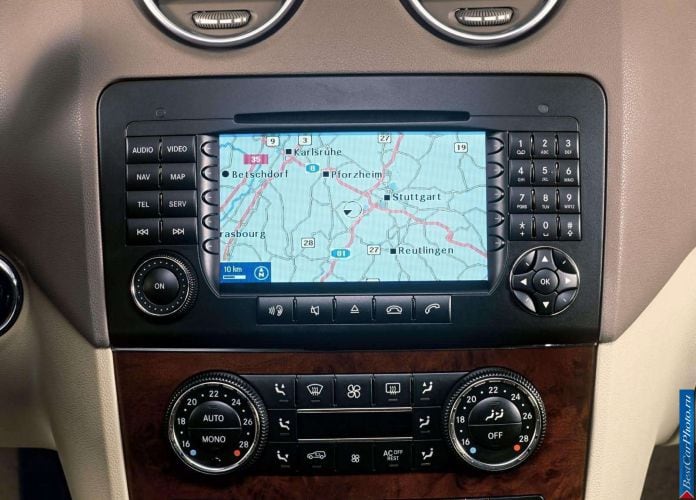 2006 Mercedes-Benz ML500 - фотография 39 из 75