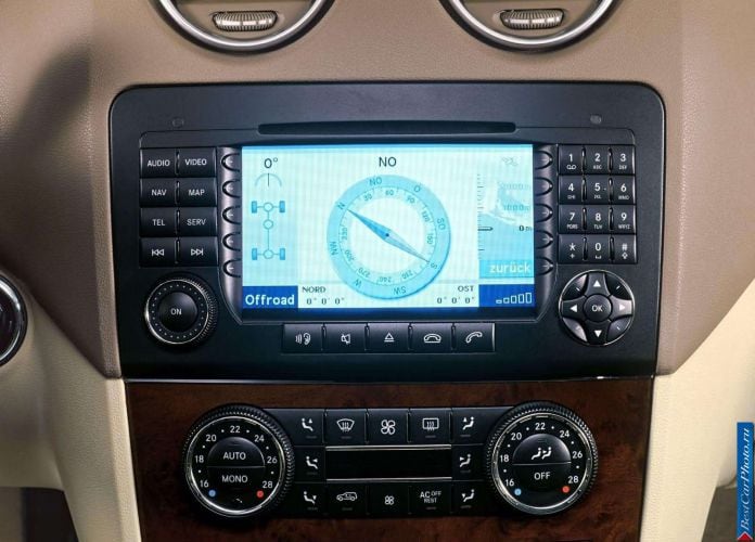 2006 Mercedes-Benz ML500 - фотография 41 из 75
