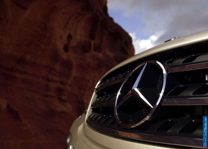 2006 Mercedes-Benz ML500 - фотография 44 из 75
