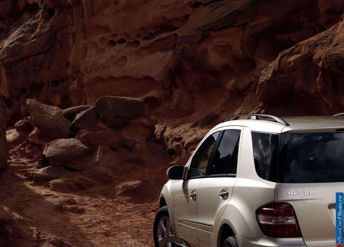 2006 Mercedes-Benz ML500 - фотография 46 из 75