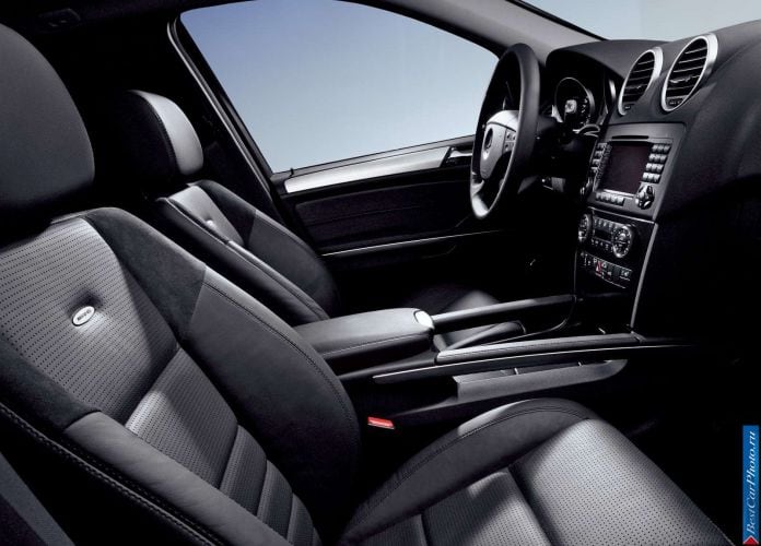 2006 Mercedes-Benz ML 63 AMG - фотография 9 из 11 2006 Mercedes-Benz ML 63 AMG - фотография 9 из 11