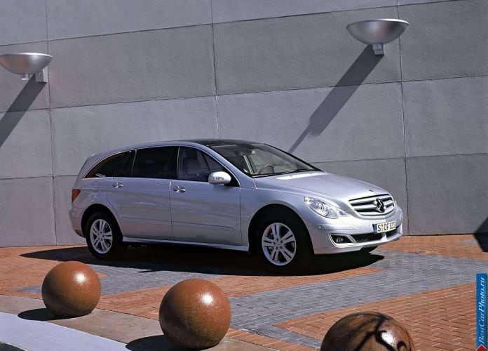 2006 Mercedes-Benz R500 - фотография 2 из 100
