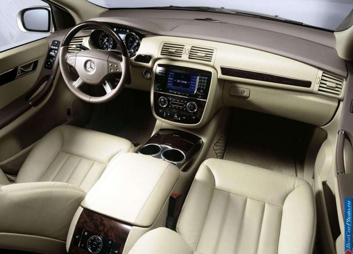 2006 Mercedes-Benz R500 - фотография 50 из 100 2006 Mercedes-Benz R500 - фотография 50 из 100