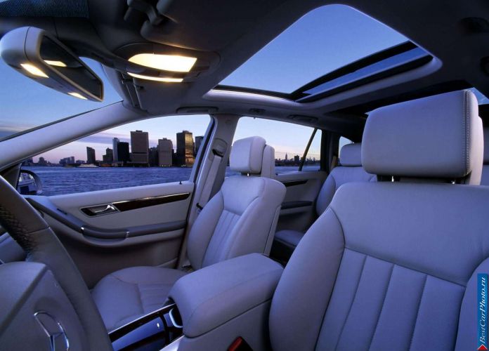 2006 Mercedes-Benz R500 - фотография 51 из 100 2006 Mercedes-Benz R500 - фотография 51 из 100