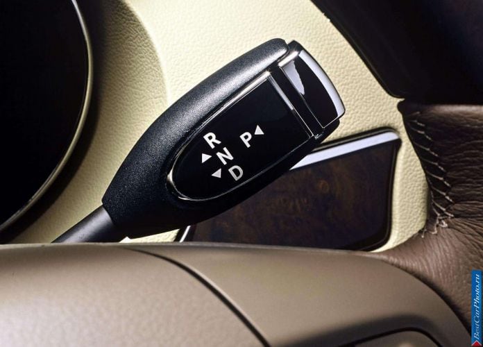 2006 Mercedes-Benz R500 - фотография 63 из 100 2006 Mercedes-Benz R500 - фотография 63 из 100