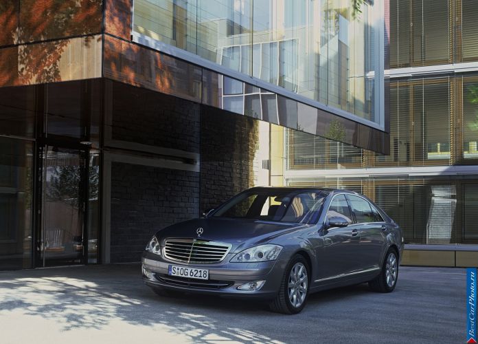 2006 Mercedes-Benz S-Class - фотография 7 из 177