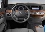 mercedes-benz_2006_s_class_109.jpg