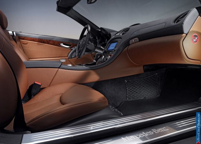 2006 Mercedes-Benz SL 500 - фотография 7 из 10 2006 Mercedes-Benz SL 500 - фотография 7 из 10