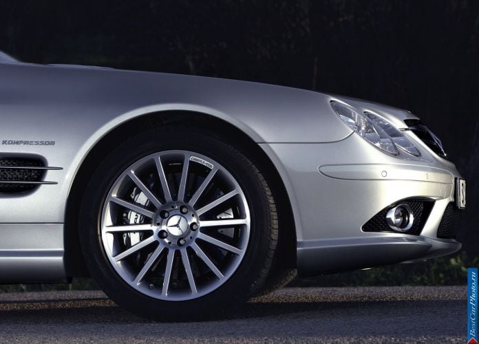 2006 Mercedes-Benz SL 55 AMG - фотография 18 из 28 2006 Mercedes-Benz SL 55 AMG - фотография 18 из 28