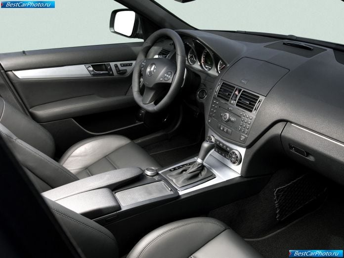 2008 Mercedes-Benz C63 Amg - фотография 38 из 45 2008 Mercedes-Benz C63 Amg - фотография 38 из 45