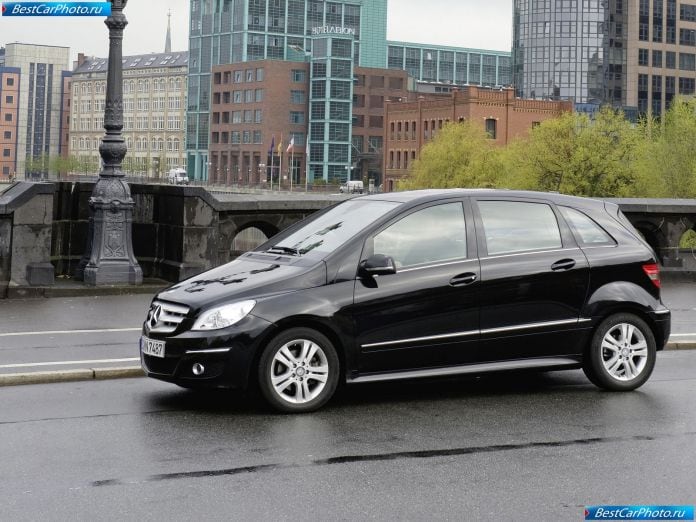 2009 Mercedes-Benz B-class - фотография 19 из 60 2009 Mercedes-Benz B-class - фотография 19 из 60