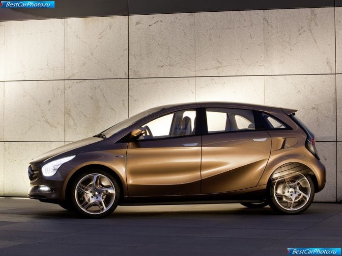 2009 Mercedes-Benz Bluezero E-cell Plus Concept - фотография 4 из 13