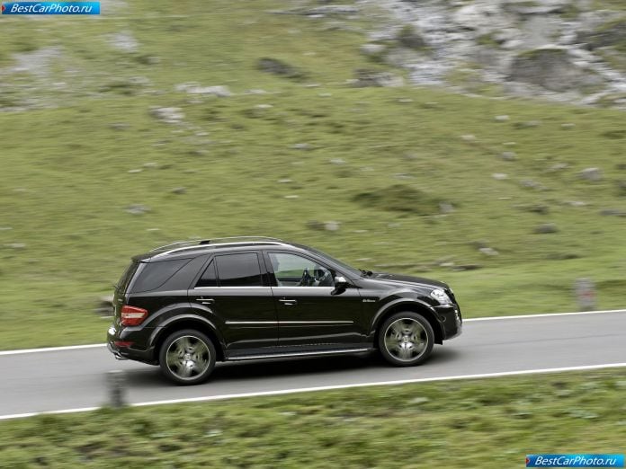 2009 Mercedes-Benz Ml63 Amg Performance Studio - фотография 16 из 39 2009 Mercedes-Benz Ml63 Amg Performance Studio - фотография 16 из 39