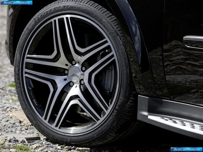 2009 Mercedes-Benz Ml63 Amg Performance Studio - фотография 33 из 39 2009 Mercedes-Benz Ml63 Amg Performance Studio - фотография 33 из 39