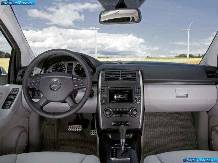 2010 Mercedes-Benz B-class F-cell - фотография 14 из 23 2010 Mercedes-Benz B-class F-cell - фотография 14 из 23
